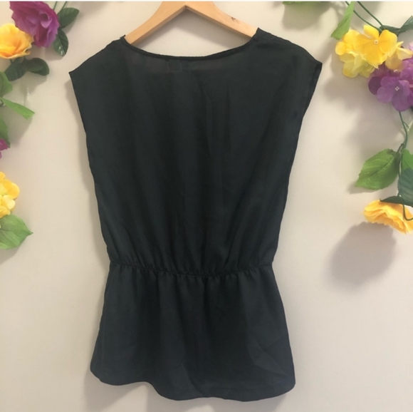 Free w Bundle - LC Black Satin Top - Picture 3 of 7